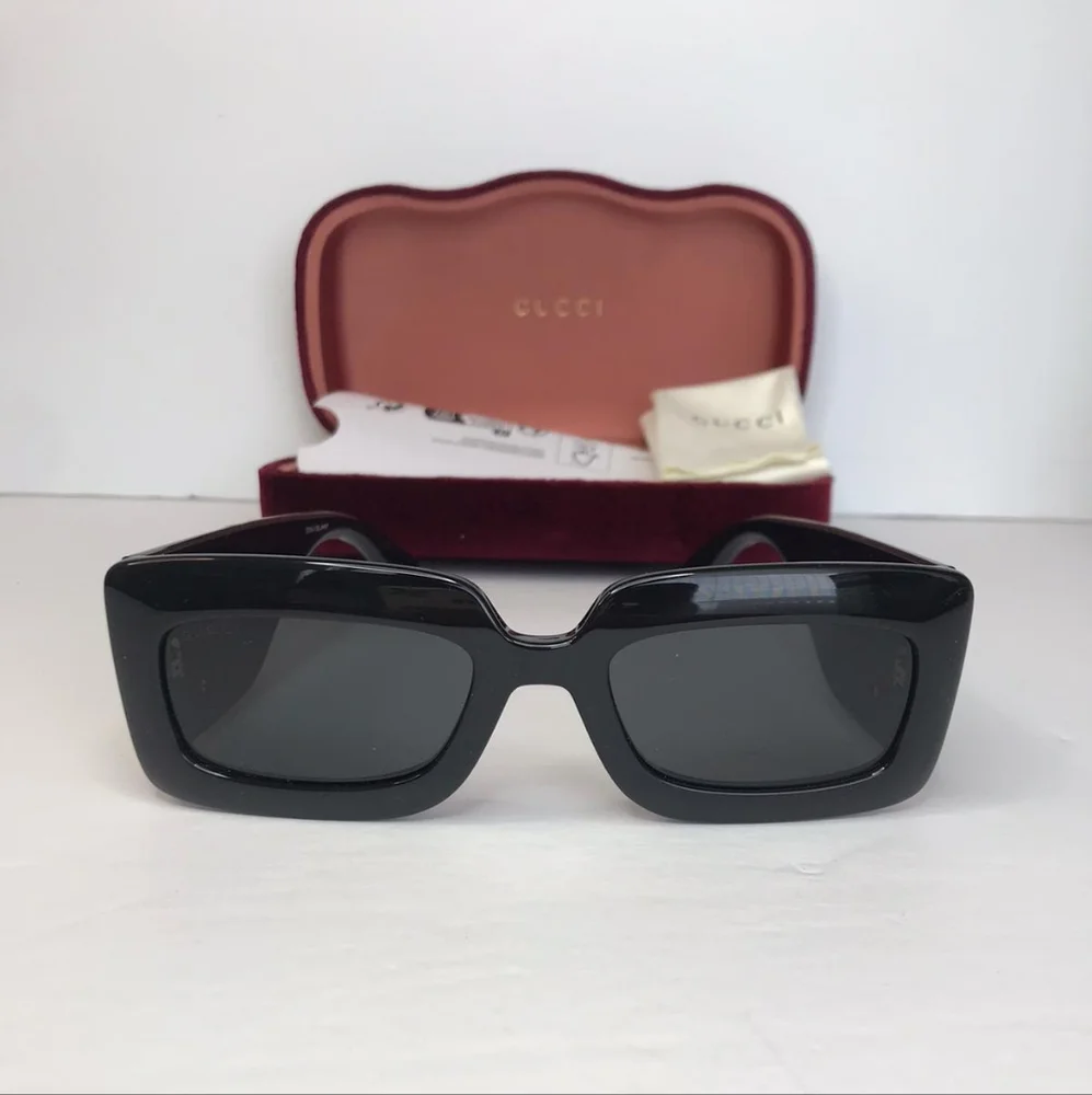 - 💯 - Authentic New Gucci GG0811S 001 Black / Grey Lenses